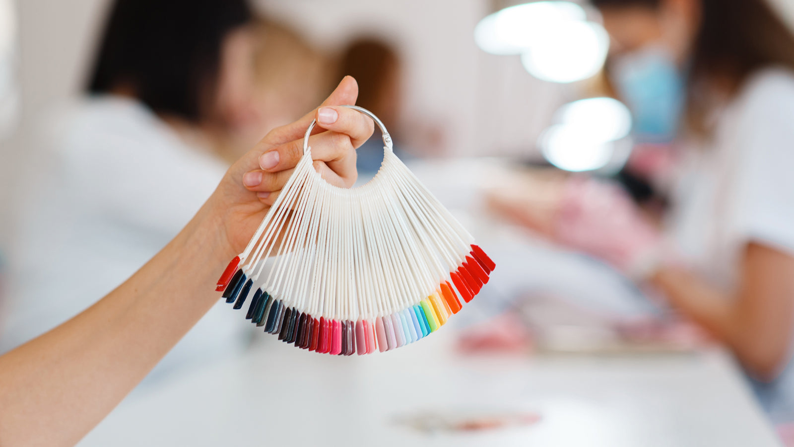 The Business of Mobile Nail Services in the UK