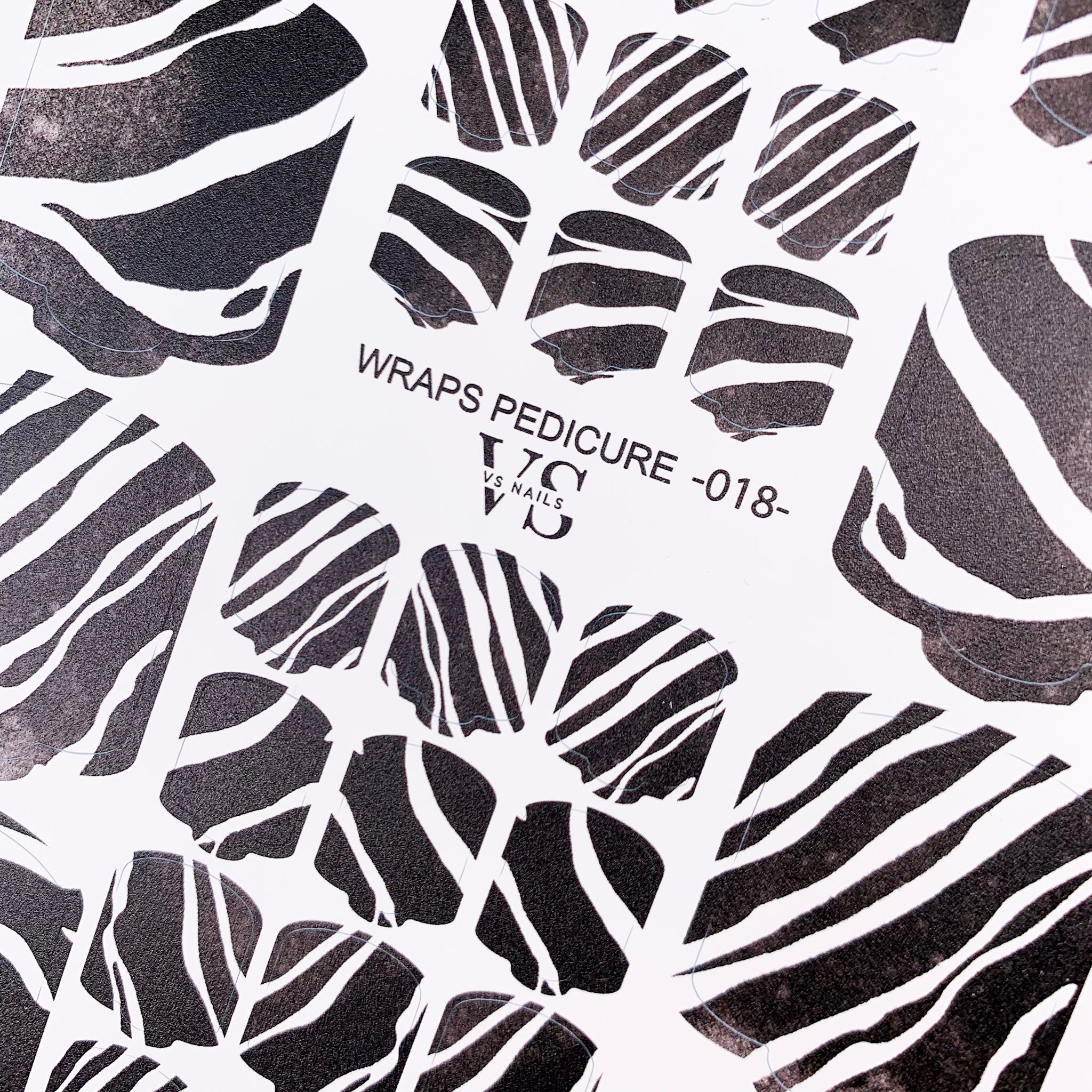 VS pedicure wraps 018 nail wraps from the brand for nail polisher in UK Miss Dolla.